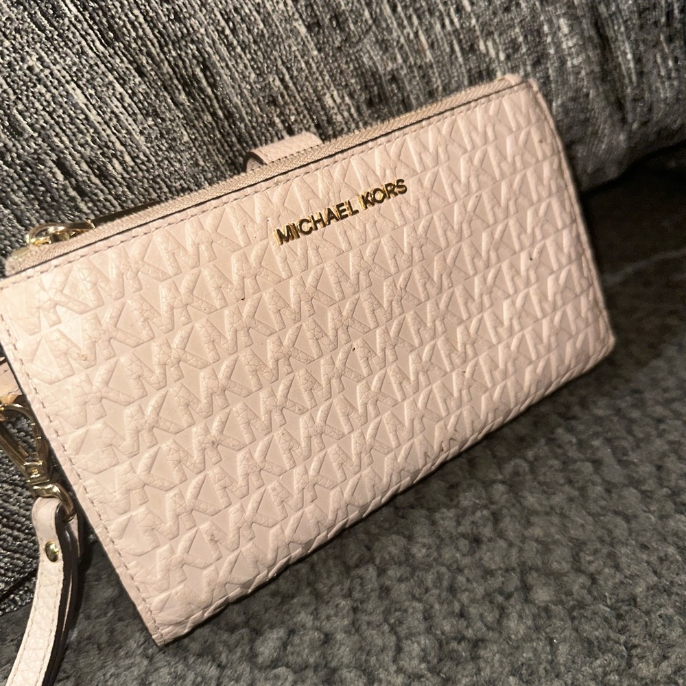 Michael Kors Blush Textured Wristlet